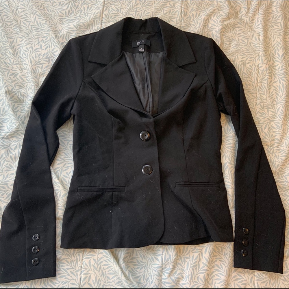 Black buttoned blazer